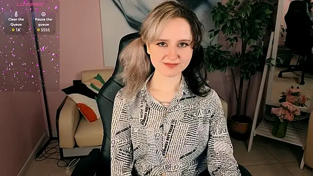 girl next doorr online show from 06.21.26