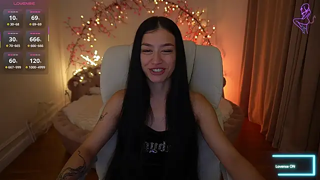Snapshot of FataleNellie chatting on 06.16.26 FataleNellie online show from 06.16.26
