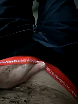 Snapshot of fergi1999 chatting on 11.28.25 fergi1999 online show from 11.28.25