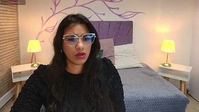 Lia Blake  online show from 09.20.25