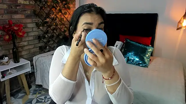 Lia Blake  online show from 02.13.26