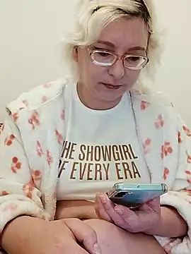 VikaKing online show from 11.04.25