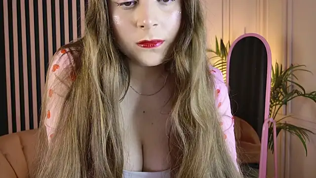 Queen Michelle  online show from 12.19.25