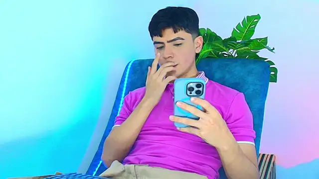 CamiiGuzmanX online show from 10.29.25