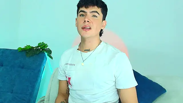 CamiiGuzmanX online show from 11.11.25