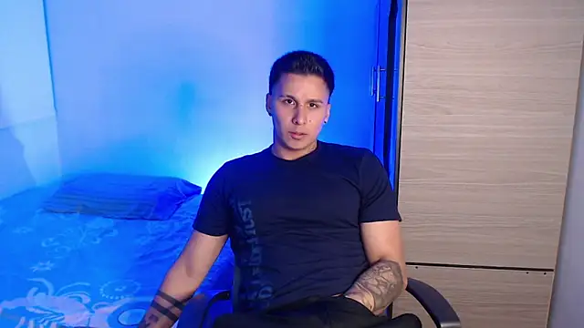 valentinosex1 online show from 01.18.26