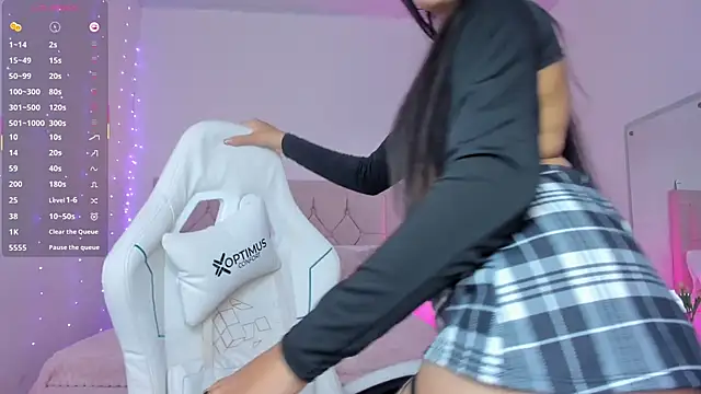 kim dreams18 online show from 10.31.25