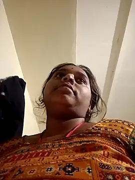 Hot crety online show from 11.18.25