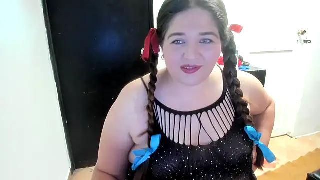 Snapshot of Daphne_girlsex chatting on 04.28.26 Daphne girlsex online show from 04.28.26