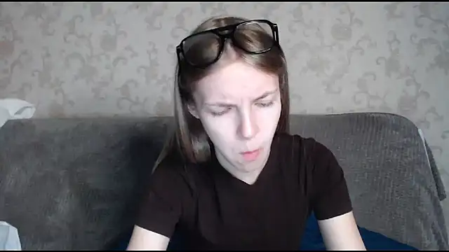 HitGyrl online show from 10.24.25