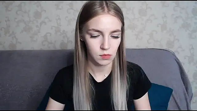 HitGyrl online show from 11.29.25