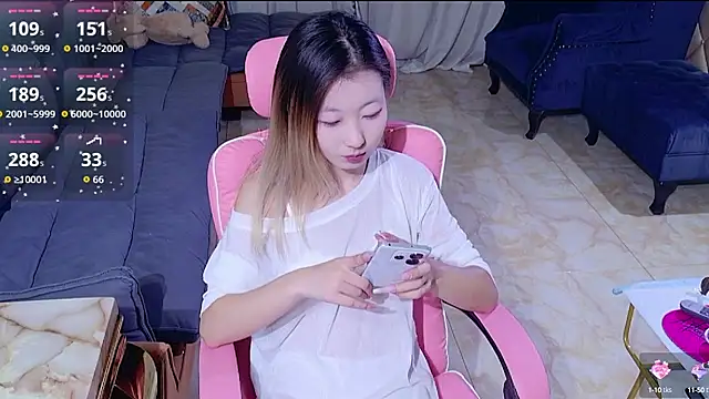 Snapshot of Deserve_E chatting on 09.16.25 Deserve E online show from 09.16.25