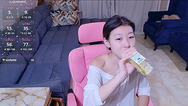 Snapshot of Deserve_E chatting on 10.03.25 Deserve E online show from 10.03.25