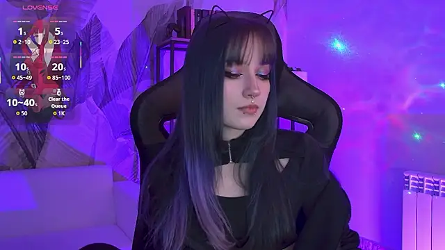 LiliLuna online show from 02.11.26