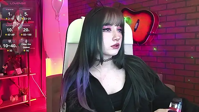 LiliLuna online show from 02.19.26