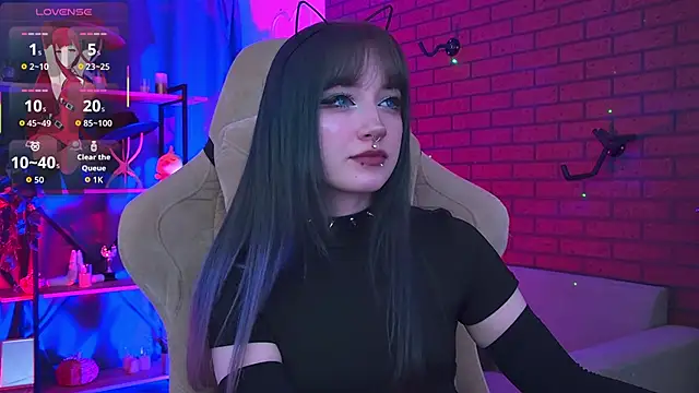 LiliLuna online show from 02.21.26