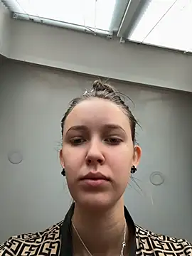 ElliRose online show from 12.21.25