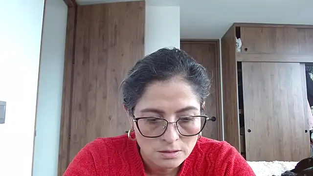 Snapshot of linda-mature43 chatting on 09.10.25 linda-mature43 online show from 09.10.25