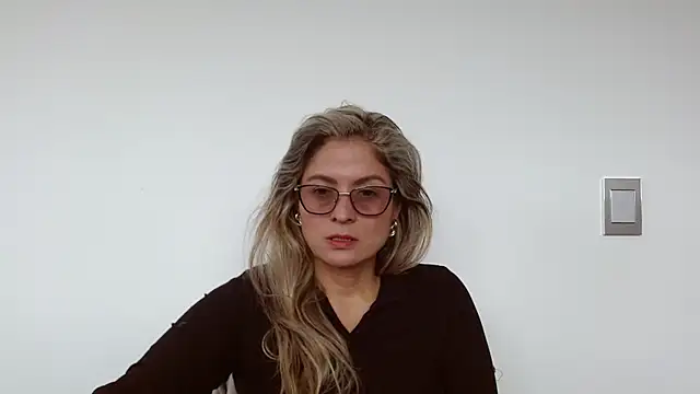 Snapshot of linda-mature43 chatting on 09.16.25 linda-mature43 online show from 09.16.25