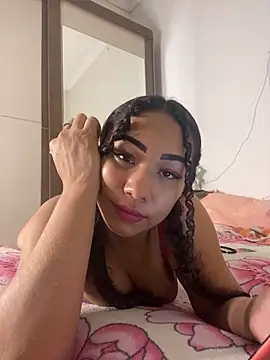 Snapshot of jhennyfer chatting on 02.19.26 jhennyfer online show from 02.19.26