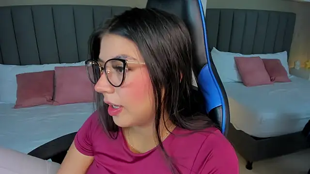 Snapshot of anagil_ chatting on 05.19.26 anagil online show from 05.19.26