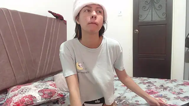 nathaly jones  online show from 12.04.25