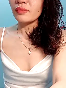 Snapshot of Hinna_x chatting on 04.13.26 Hinna x online show from 04.13.26