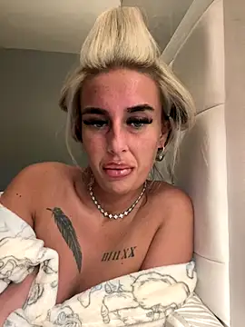 EllieMaeBaby online show from 11.24.25