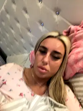 EllieMaeBaby online show from 12.04.25