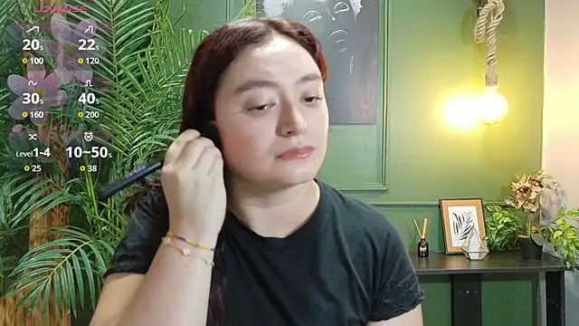 Snapshot of Anaa_Rose chatting on 06.27.26 Anaa Rose online show from 06.27.26