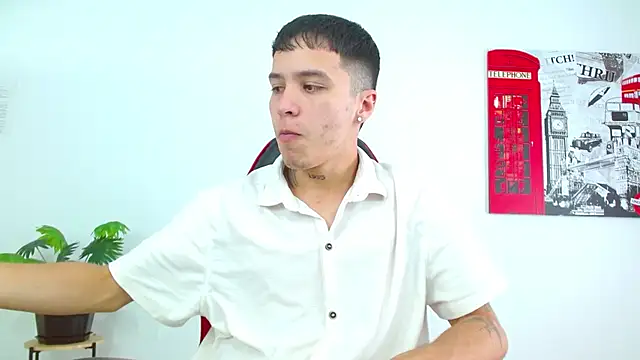 Snapshot of Cumandres18 chatting on 03.04.26 Cumandres18 online show from 03.04.26