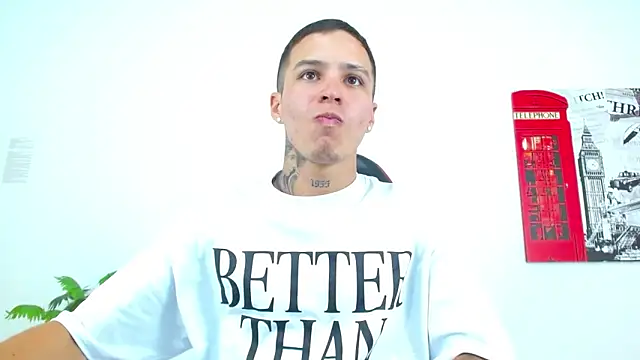 Snapshot of Cumandres18 chatting on 04.15.26 Cumandres18 online show from 04.15.26