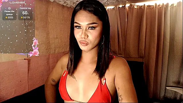 Snapshot of sweet_lucyyy chatting on 09.23.25 sweet lucyyy online show from 09.23.25