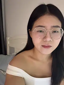 Snapshot of Ella-A9 chatting on 09.27.25 Ella-A9 online show from 09.27.25
