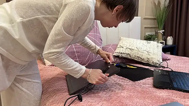 daniellia  online show from 03.31.26