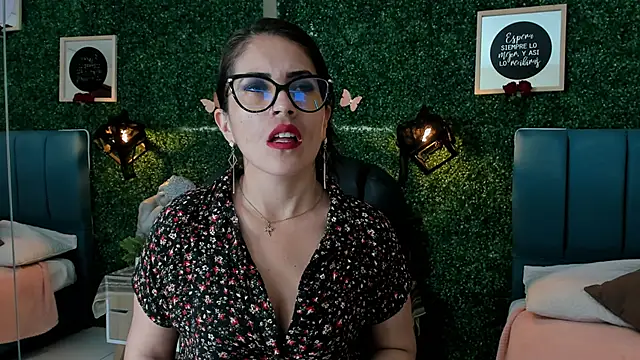 Linagh  online show from 10.22.25