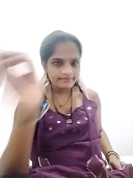 Snapshot of Sofia_kuuu chatting on 11.04.25 Sofia kuuu online show from 11.04.25