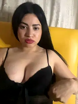 Snapshot of Micaela190 chatting on 10.24.25 Micaela190 online show from 10.24.25