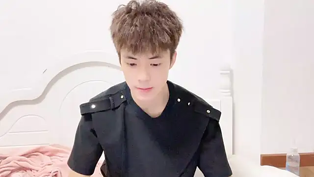 Snapshot of linger2563 chatting on 09.14.25 linger2563 online show from 09.14.25