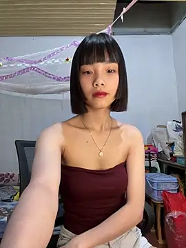 Snapshot of andymi1 chatting on 04.11.26 andymi1 online show from 04.11.26