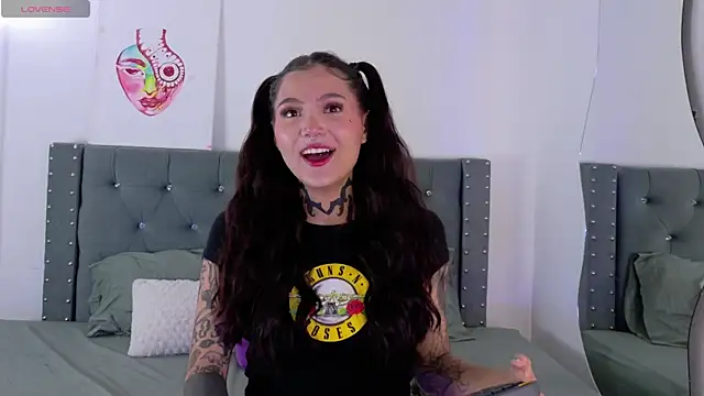 sara queen10 online show from 09.25.25