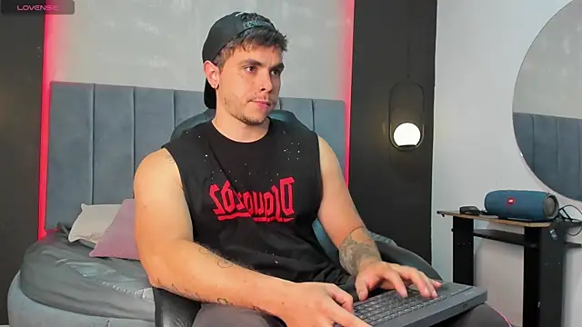 Liam walk  online show from 09.16.25