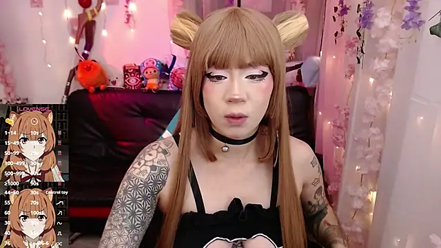 jadedelux  online show from 10.15.25