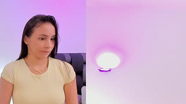 Snapshot of maily_zanss chatting on 05.27.26 maily zanss online show from 05.27.26