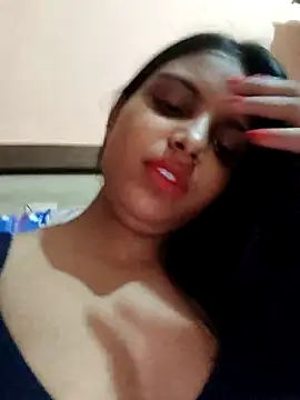 Snapshot of Maahhii_2 chatting on 04.26.26 Maahhii 2 online show from 04.26.26