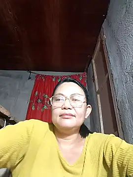 Everleigh mom online show from 10.19.25