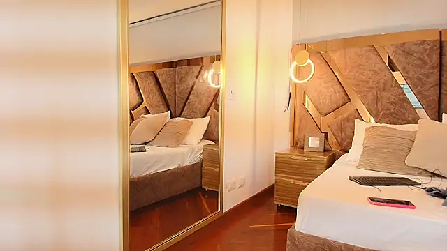 Snapshot of zarah_andrew__ chatting on 09.09.25 zarah andrew   online show from 09.09.25