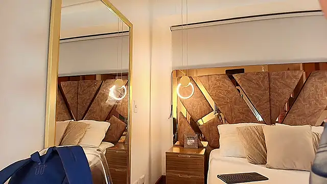 Snapshot of zarah_andrew__ chatting on 09.13.25 zarah andrew   online show from 09.13.25