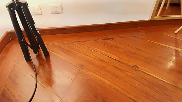 Snapshot of zarah_andrew__ chatting on 10.28.25 zarah andrew   online show from 10.28.25