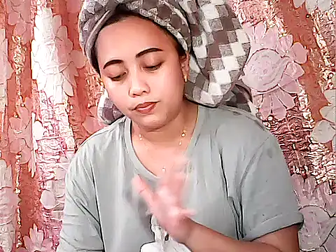 Snapshot of Pinay_Chubby20 chatting on 09.18.25 Pinay Chubby20 online show from 09.18.25